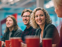 Teambild von Mitarbeitenden bei Medipolis