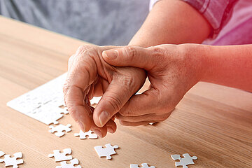Leben mit Parkinson: Das Versorgungsangebot für Parkinsonpatienten von Medipolis | Copyright: Pixel-Shot, AdobeStock Leben mit Parkinson: Das Versorgungsangebot für Parkinsonpatienten von Medipolis