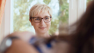 Jobs im Therapiemanagement bei Medipolis Jobs im Therapiemanagement bei Medipolis: Hallo, ich bin Julia, Therapiemanagerin bei Medipolis. Das ist meine Geschichte.