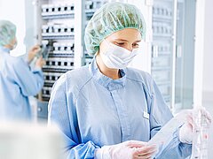 Lohnherstellung Zytoblister: Medipolis bietet Apotheken die patientenindividuelle Verblisterung oraler Chemotherapie an. Lohnherstellung Zytoblister: Medipolis bietet Apotheken die patientenindividuelle Verblisterung oraler Chemotherapie an.