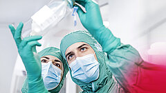 Wir fertigen nach höchsten GMP-Standards unter ständiger Durchführung von physikalischem und mikrobiologischem Monitoring.
